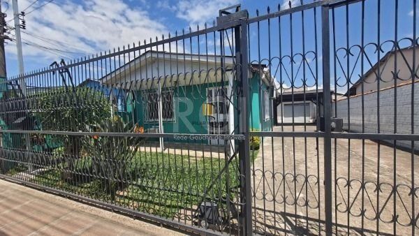 Casa para Venda - 220m², 4 dormitórios, 3 vagas - Restinga