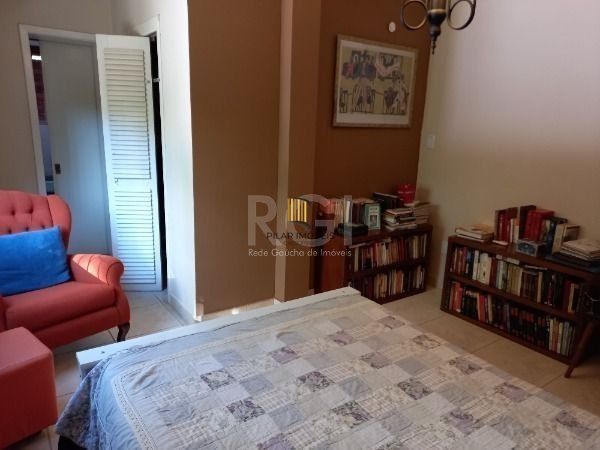 Casa para Venda - 683.64m², 4 dormitórios, sendo 3 suites, 6 vagas - Tristeza