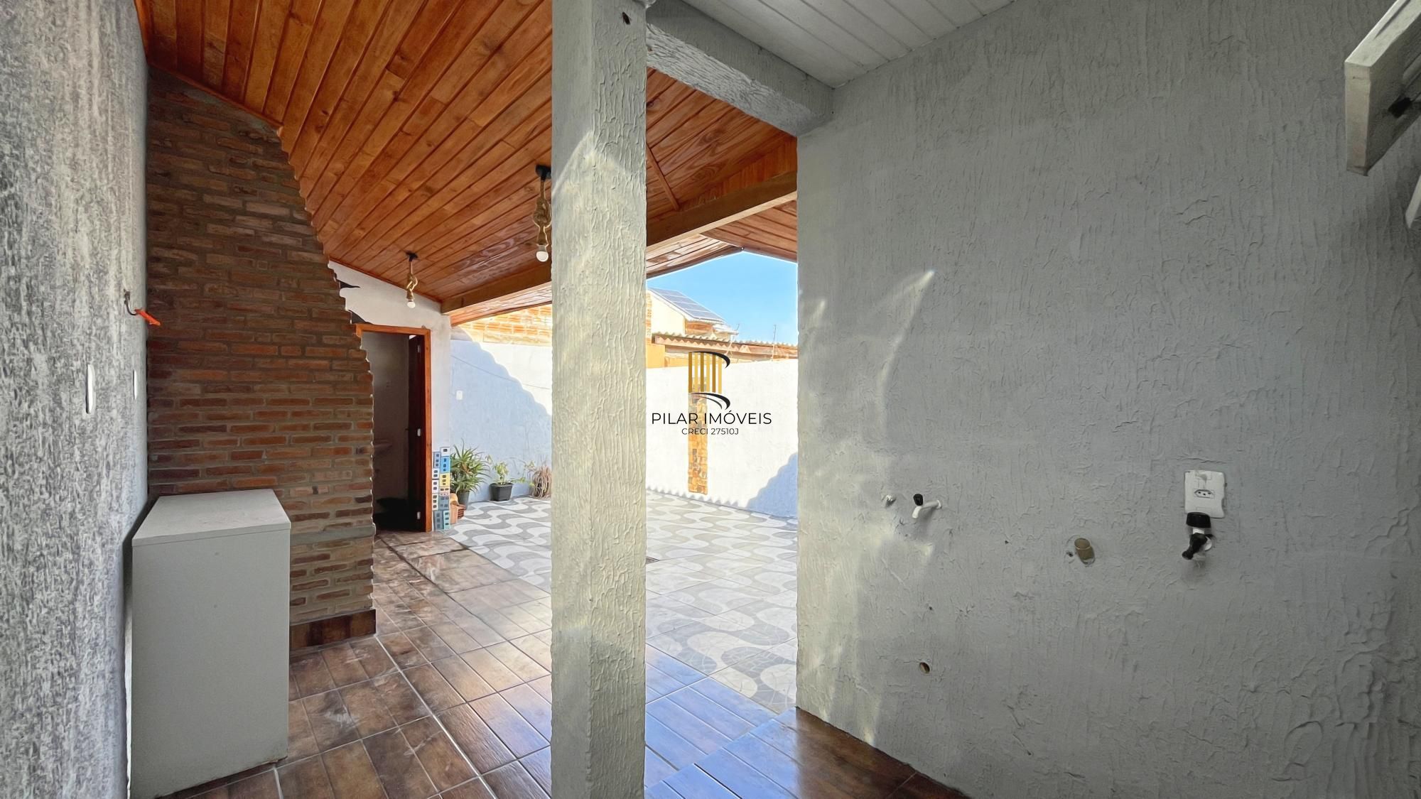 Casa para Venda - 70m², 2 dormitórios, 2 vagas - Hípica