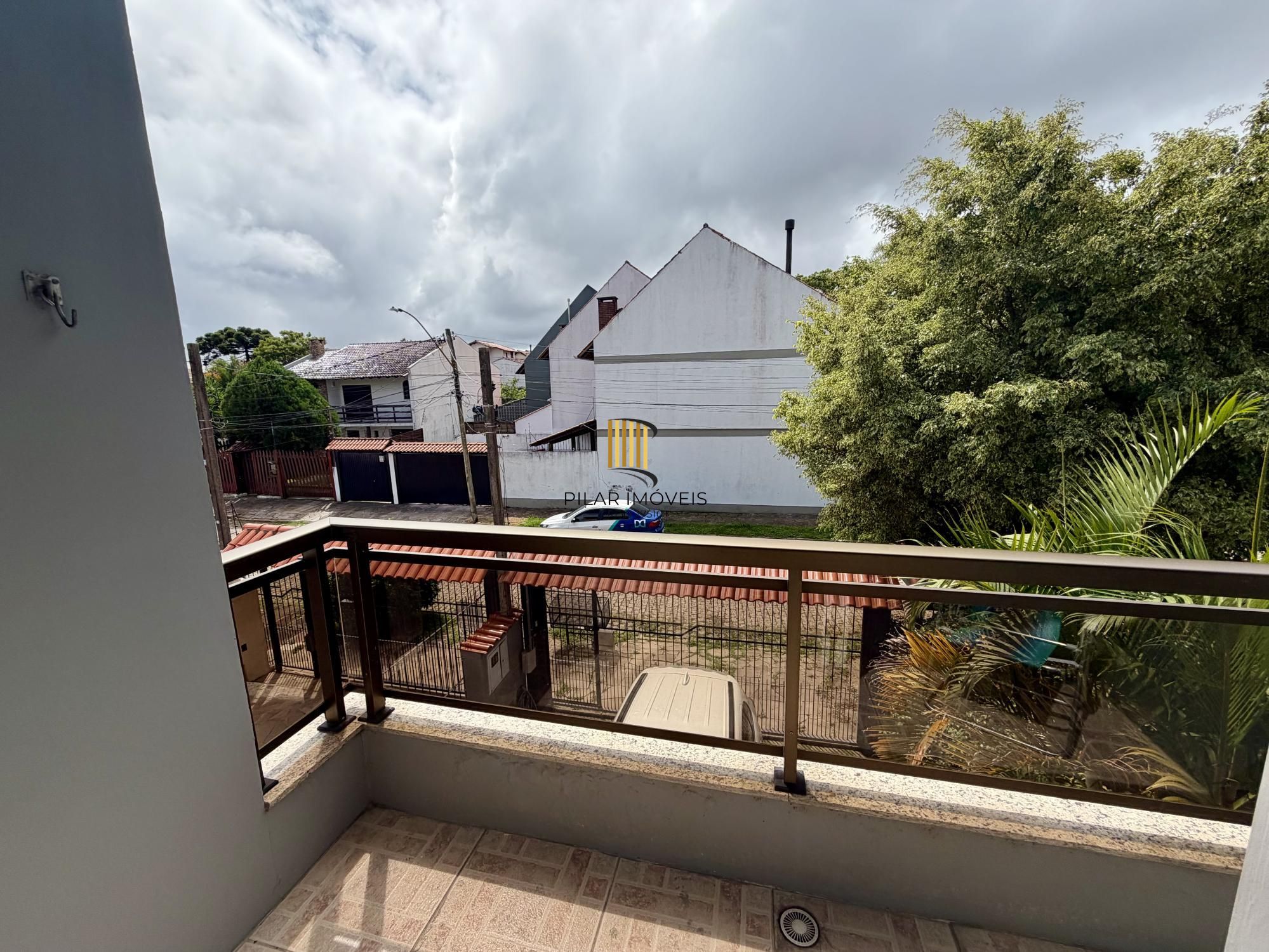 Casa 4 dormitórios no bairro Serraria