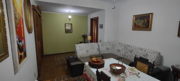 Casa em Porto Alegre, no bairro Jardim Isabel, com 5 dormitório(s), e 5 banheiro