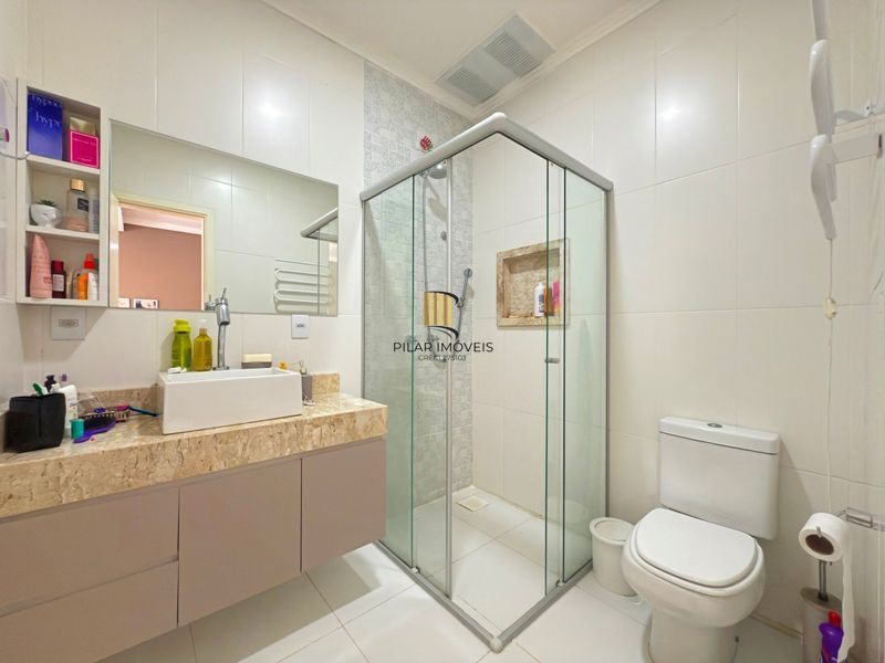 Casa com vista para o Rio e 3 dormitórios