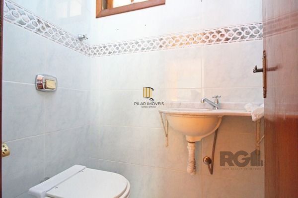 Casa para Venda - 320m², 3 dormitórios, sendo 1 suites, 3 vagas - Altos Do Ipê