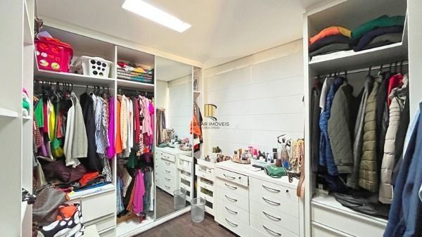 Casa em Porto Alegre, no bairro Aberta dos Morros, com 3 dormitório(s), e 3 banh