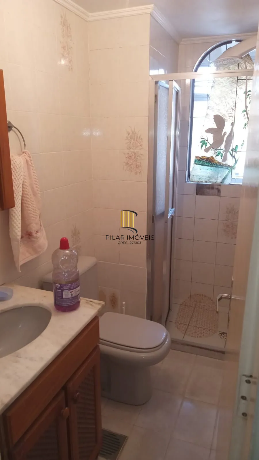 Apartamento no Bairro Cristal com 2 dormitórios.