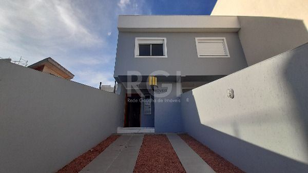 Sobrado com 2 suítes, 84m², no Portal do Guarujá