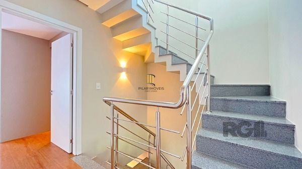 Casa Condominio para Venda - 364m², 3 dormitórios, sendo 3 suites, 2 vagas - Ped