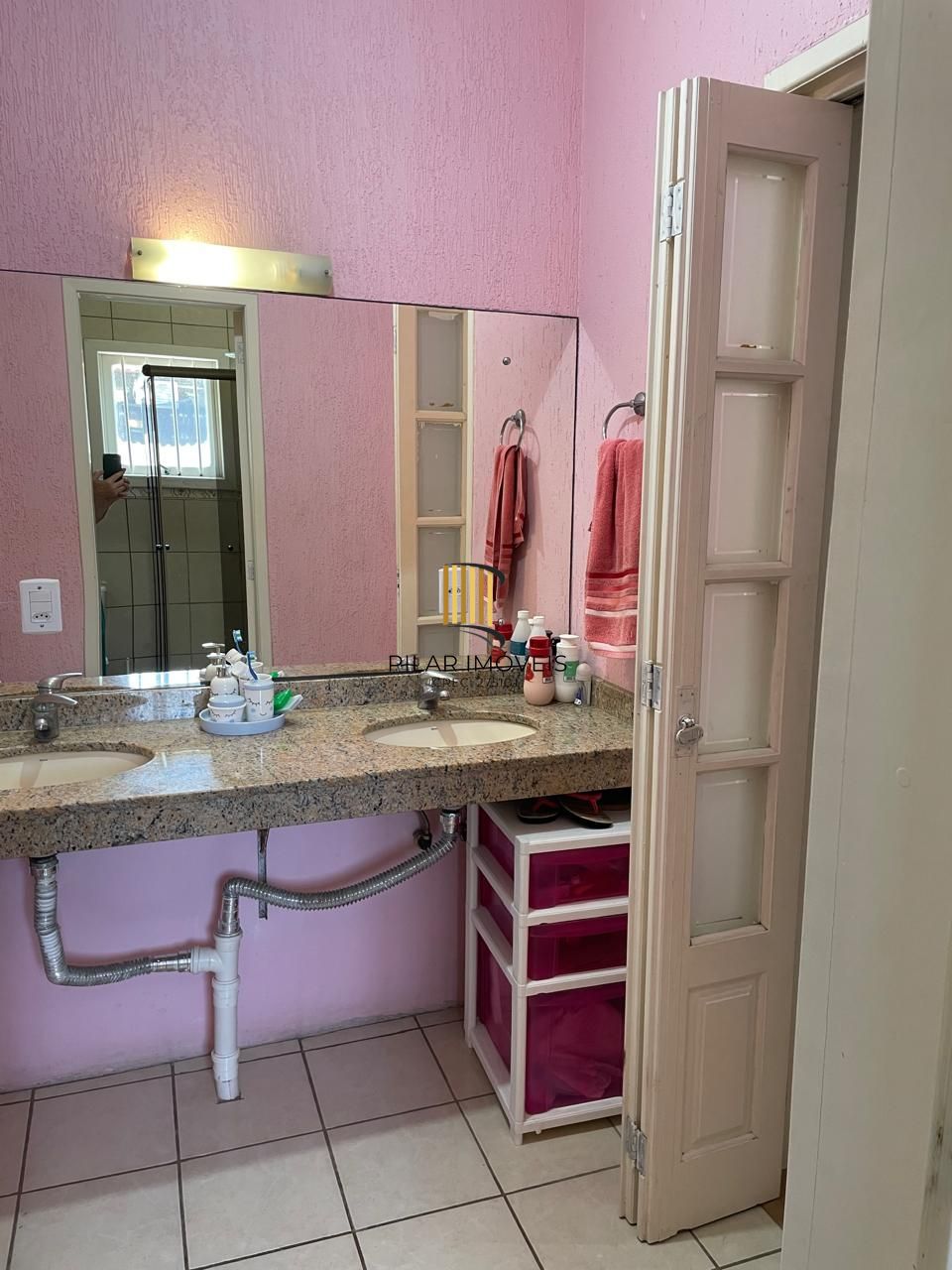 Residência com 4 Dormitório(s) Bairro Vila Nova