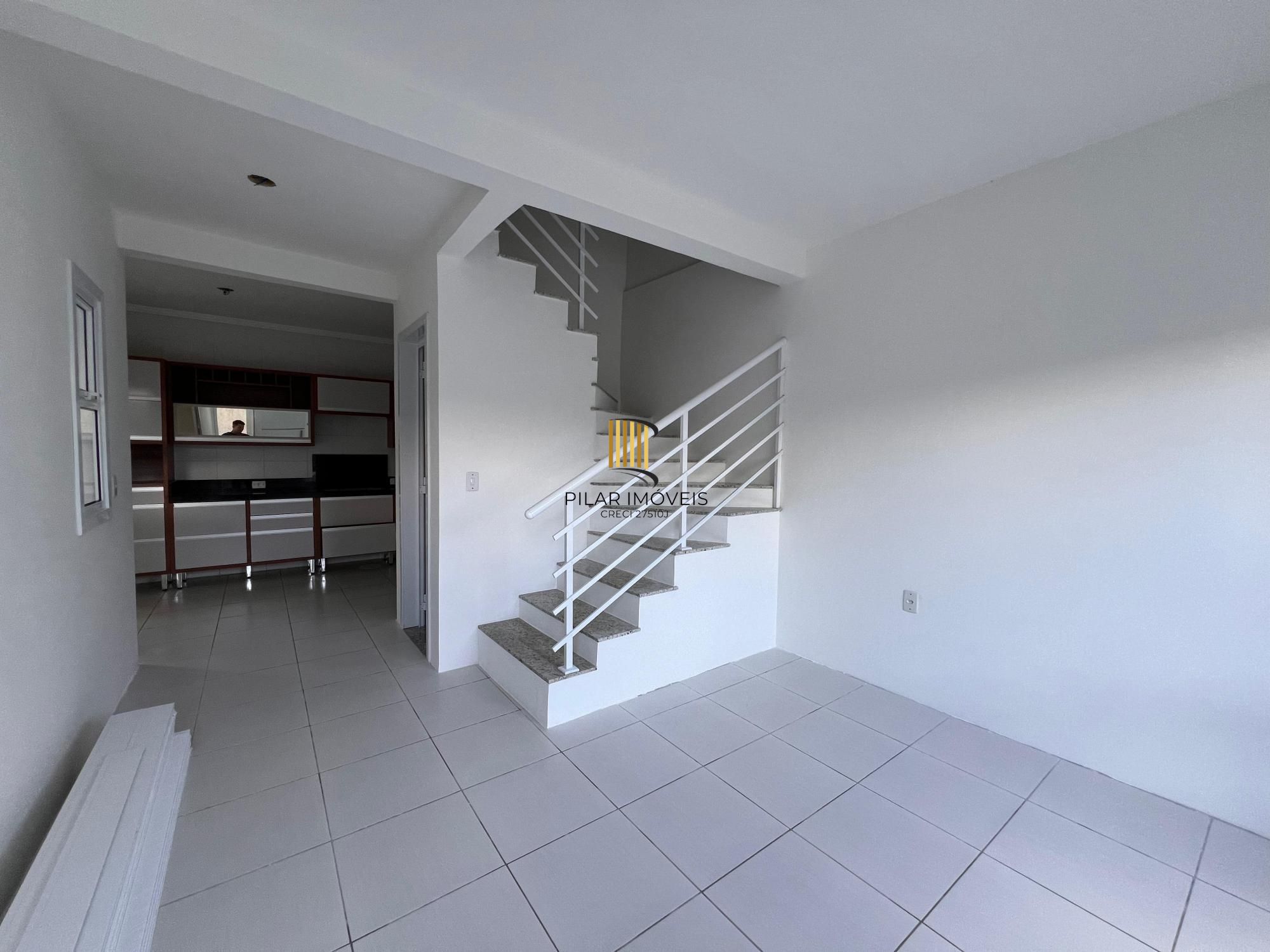 Casa em condomínio com 3 dormitórios.