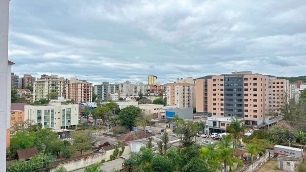 Apartamento em Porto Alegre, no bairro Tristeza, com 2 dormitório(s), e 2 banhei