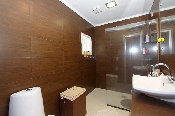 Sobrado para Venda - 208m², 3 dormitórios, sendo 1 suites, 4 vagas - Nonoai