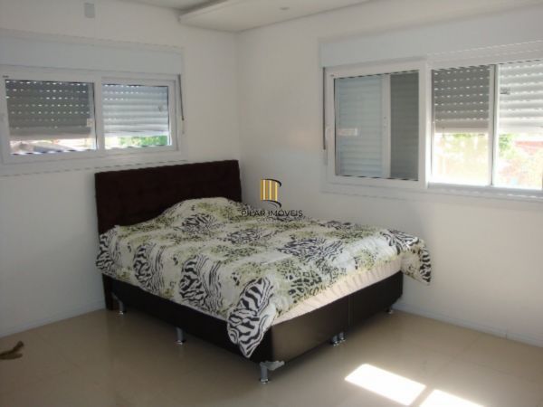 Casa para Venda - 353m², 3 dormitórios, sendo 1 suites, 3 vagas - Guarujá