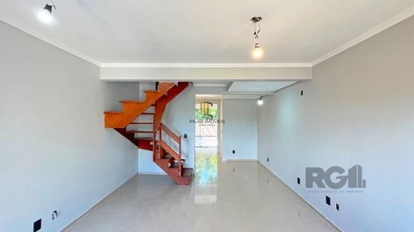 Residência no bairro Guarujá, com 3 dormitório(s), e 3 banheiros, à venda.