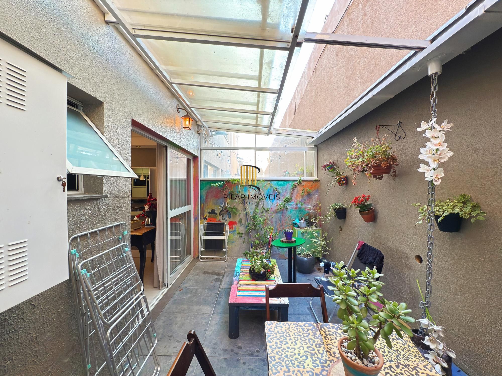 Casa de Condomínio 3 dormitórios no bairro Pedra Redonda