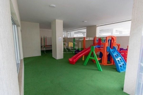 Apartamento em Porto Alegre, no bairro Tristeza, com 2 dormitório(s), e 2 banhei