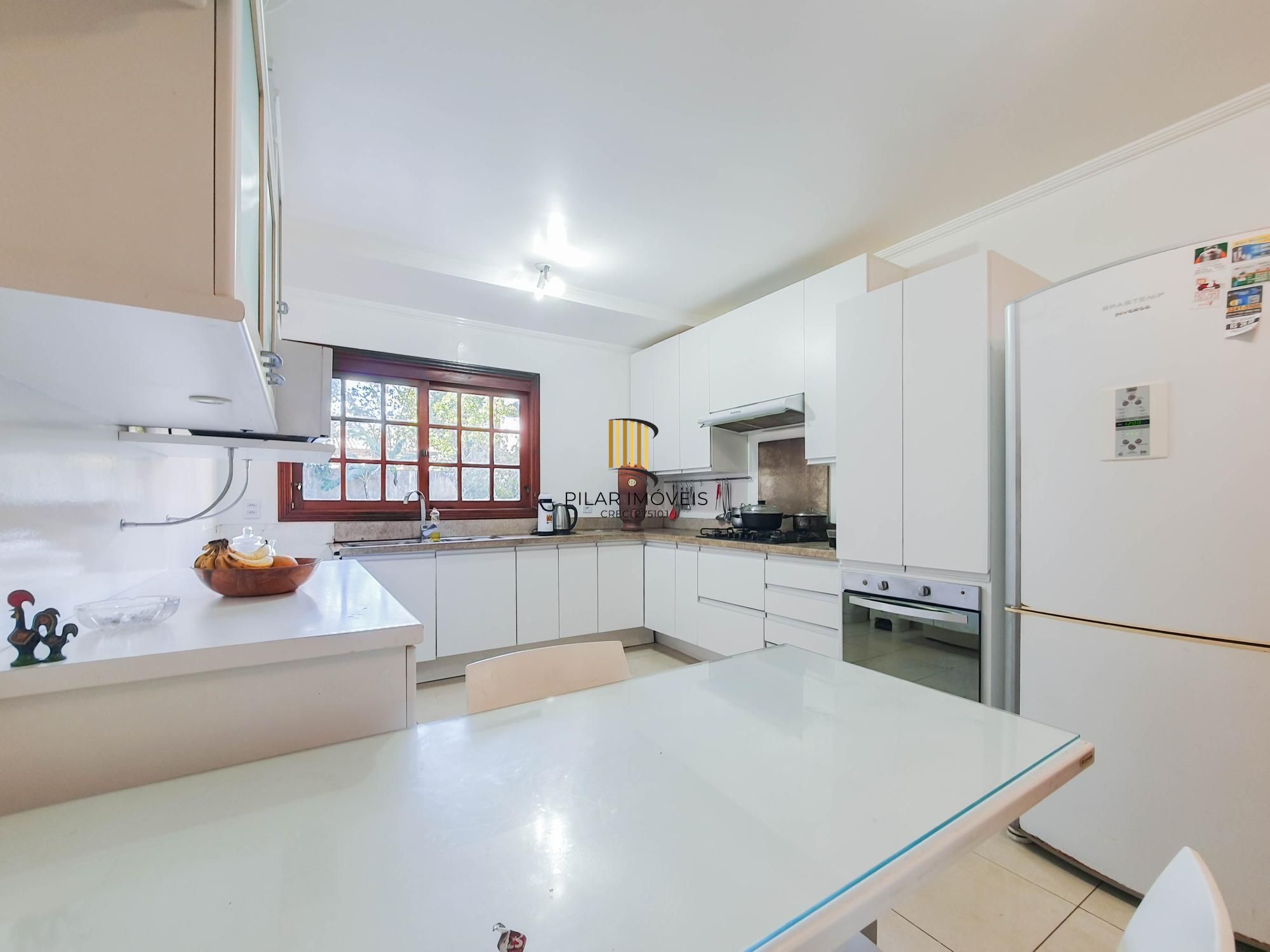 Linda e Ampla Casa com 4 dormitórios no Bairro Ipanema.