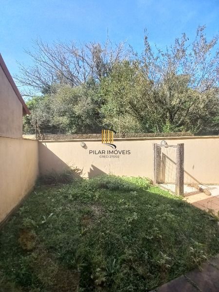 Casa em Porto Alegre, no bairro Ipanema, com 3 dormitório(s), e 3 banheiros, à v