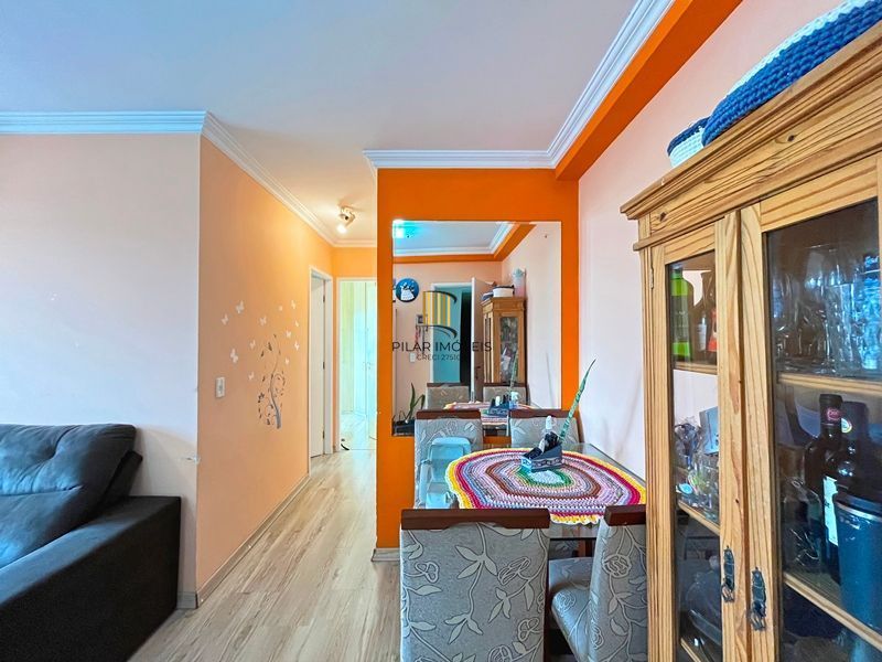 Apartamento 2 dormitórios, com suíte, churrasqueira, e vaga escriturada.