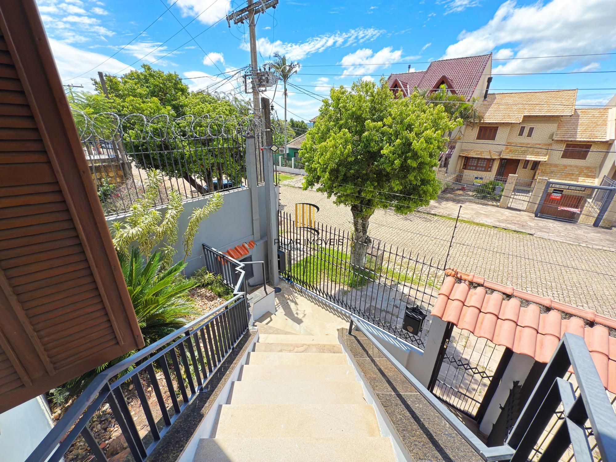 Casa 4 dormitórios no bairro Ipanema