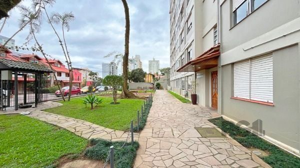 Apartamento em Porto Alegre, no bairro Tristeza, com 2 dormitório(s), e 2 banhei