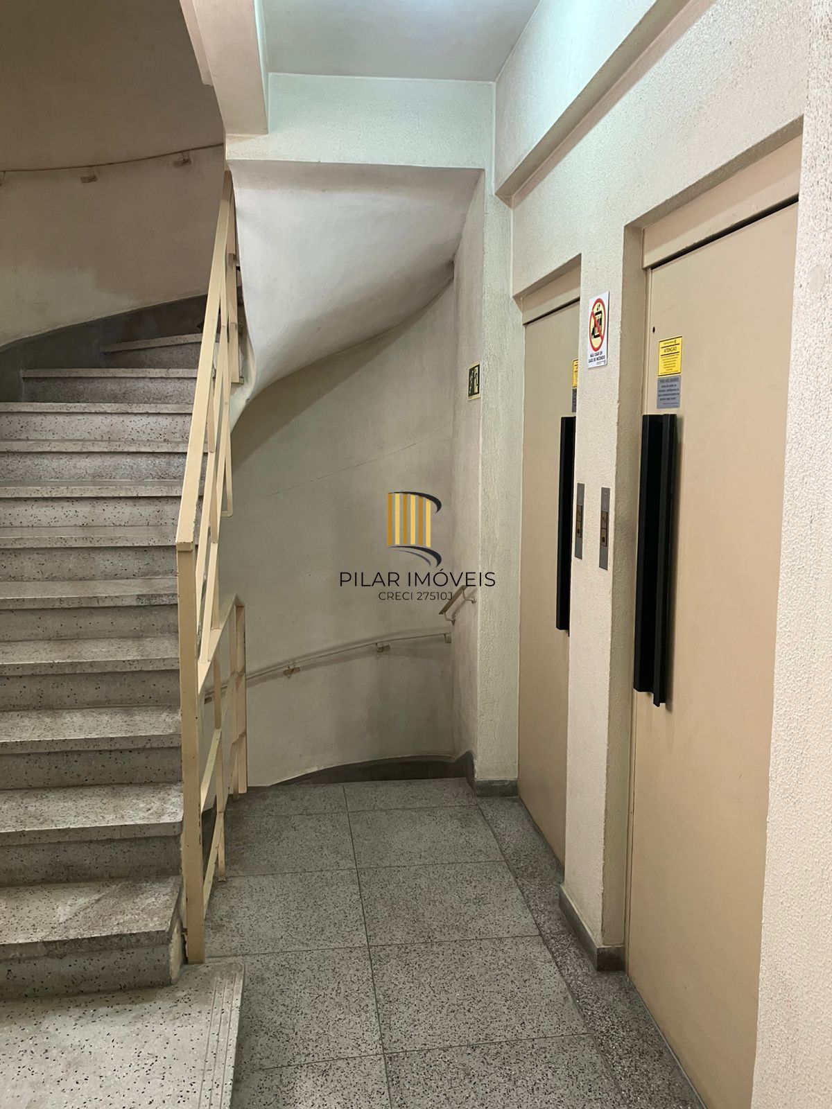 Apartamento de 2 dormitórios no Bairro Floresta