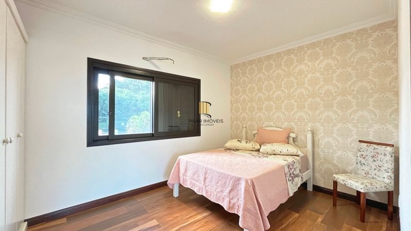 Altos do lago- Com 3 dormitórios, 3 vagas , piscina , Linda e ampla casa em cond