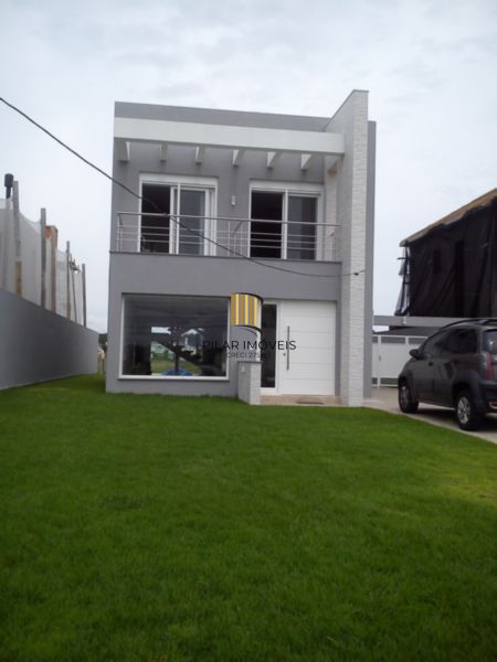 Casa no TerraVille com 3 dormitórios sendo 2 suítes.