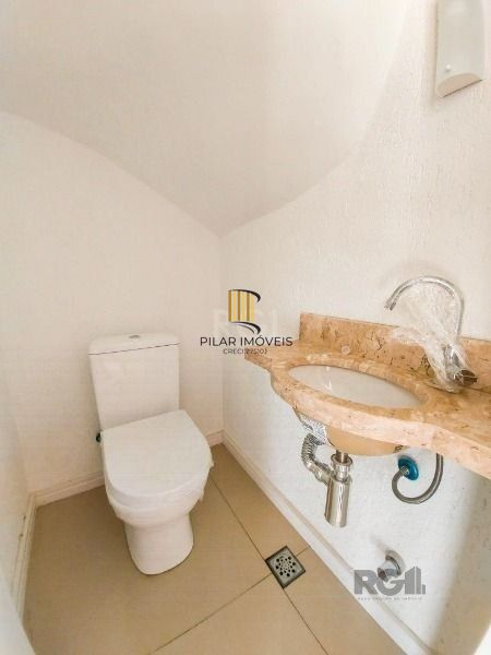 Casa Condominio em Porto Alegre, no bairro Tristeza, com 4 dormitório(s), e 4 ba