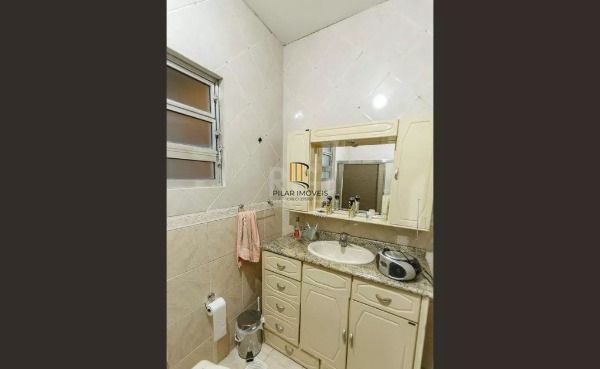 Casa em Porto Alegre, no bairro Cavalhada, com 5 dormitório(s), e 5 banheiros, à