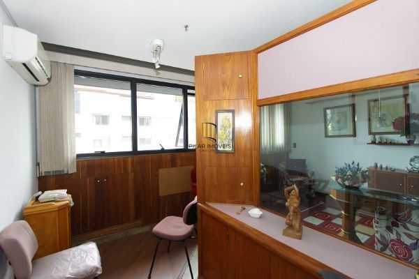 Conjunto/Sala em Porto Alegre, no bairro Rio Branco, à venda.