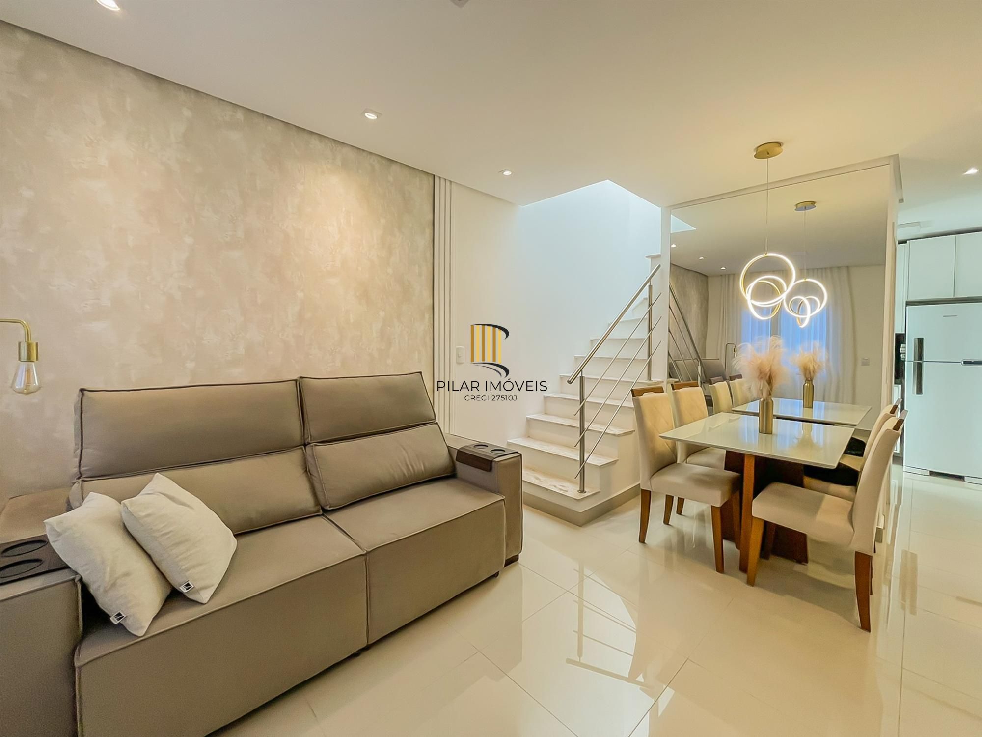 Excelente sobrado em condomínio na Tristeza