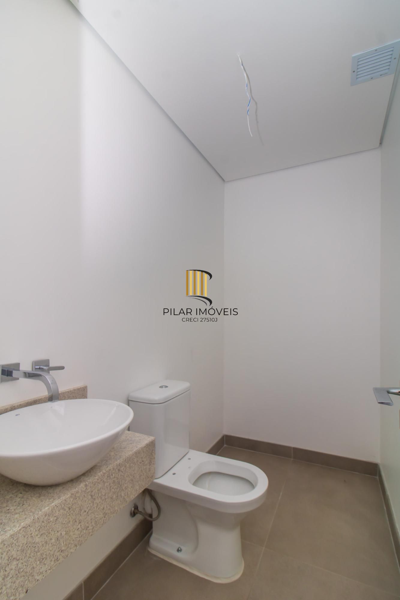 APARTAMENTO DUPLEX - 177m², 3 dormitórios, sendo 3 suites, Menino Deus