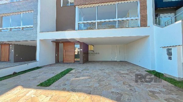 Casa Condominio em Porto Alegre, no bairro Hípica, com 3 dormitório(s), e 3 banh