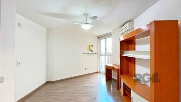 Apartamento em Porto Alegre, no bairro Cristal, com 2 dormitório(s), 1 vaga por 