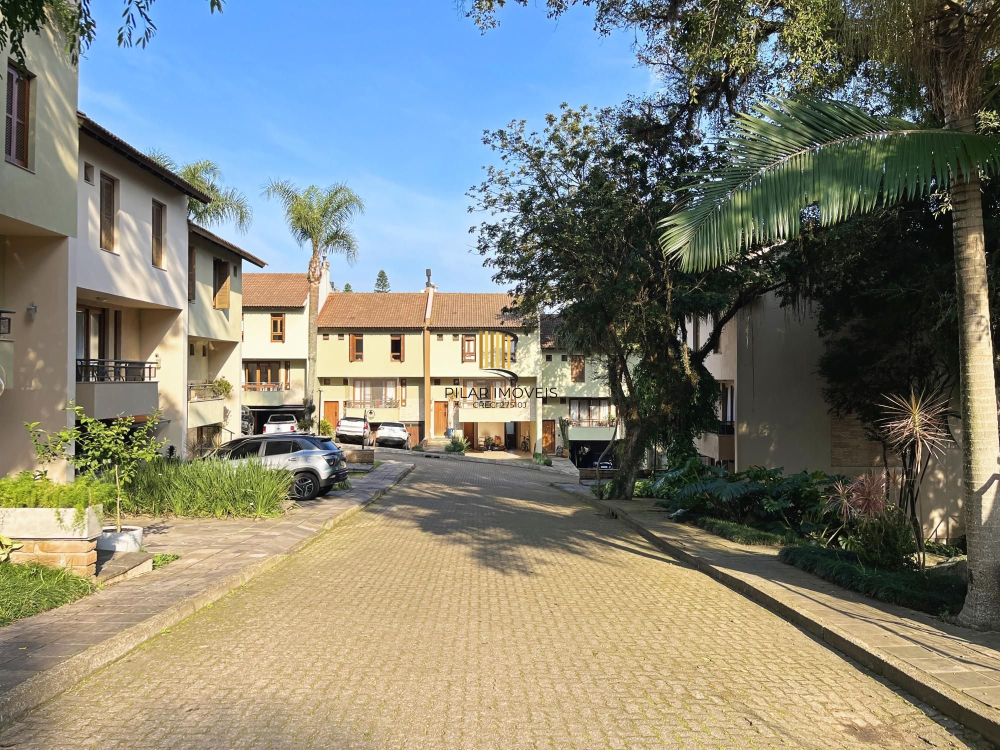 Casa em Condomínio no Jardim Isabel com 270m², 3 dormitórios, 4 vagas