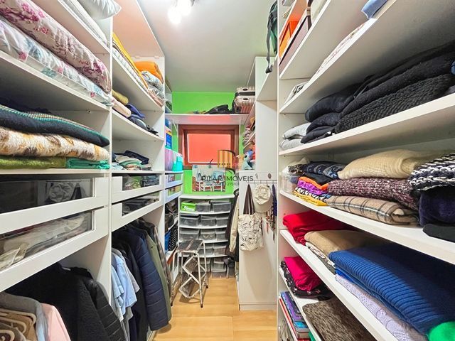 Ótima Residência com 3 dormitórios á venda no Bairro Ipanema.