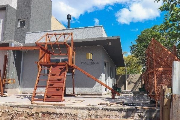 Casa Condominio em Porto Alegre, no bairro Vila Nova, com 2 dormitório(s), e 2 b
