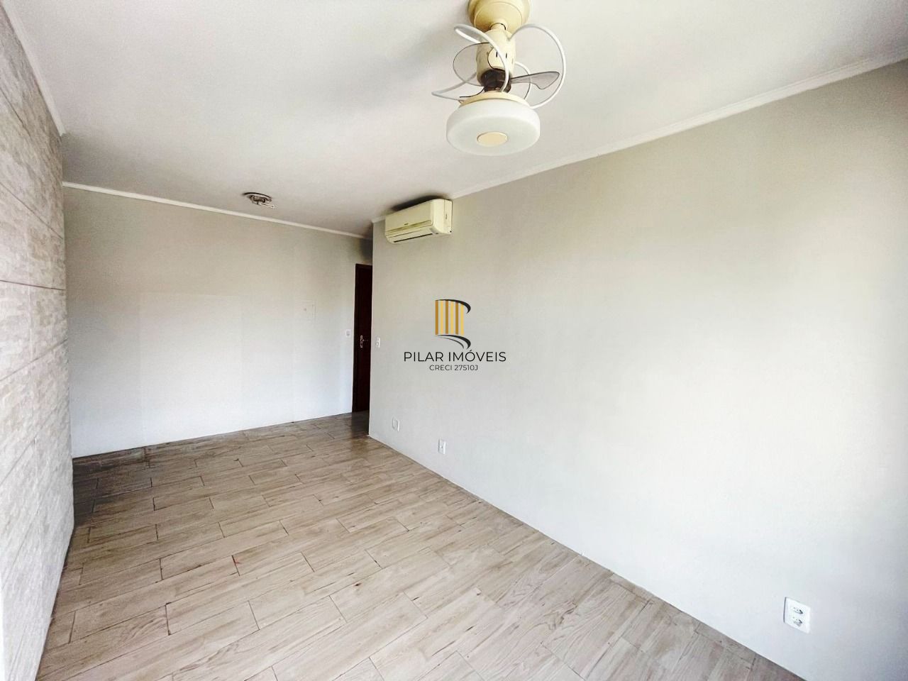 Ótimo apartamento com 2 dormitórias no bairro Menino Deus.