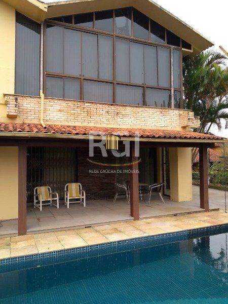 Casa para Venda - 741m², 5 dormitórios, sendo 3 suites, 9 vagas - Espirito Santo