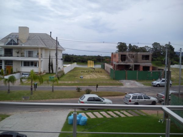 Casa no TerraVille com 3 dormitórios sendo 2 suítes.