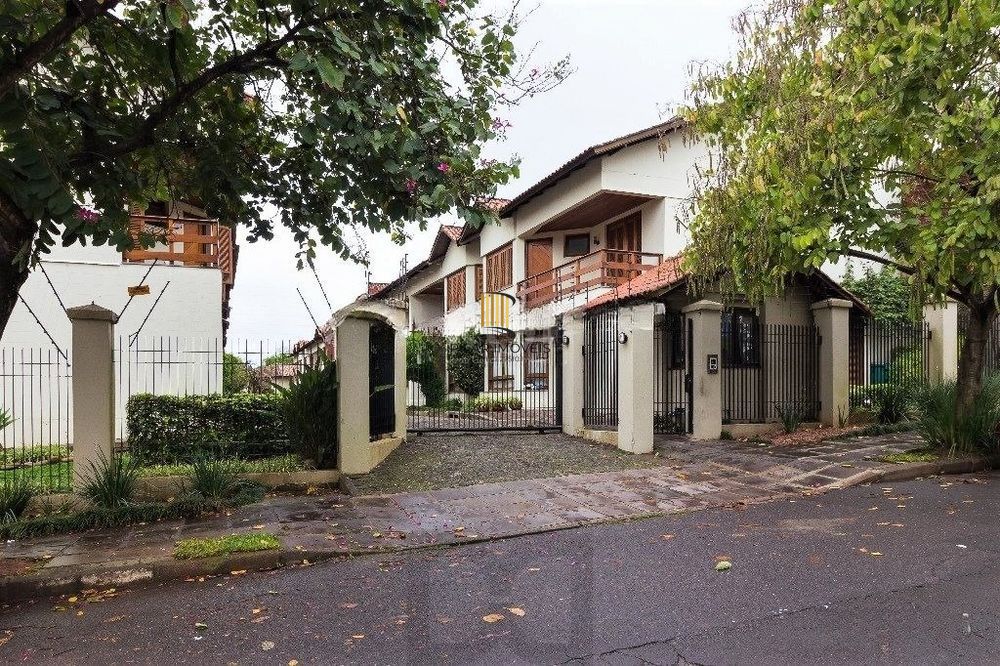 Casa do Condomínio Ilha de Majorca- Bairro Tristeza - 4D - 232 m²