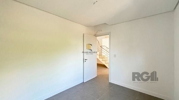 Casa em Porto Alegre, no bairro Jardim Isabel, com 3 dormitório(s), e 3 banheiro