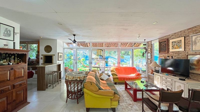 No condomínio Mountain Ville Residência 3 dormitórios.