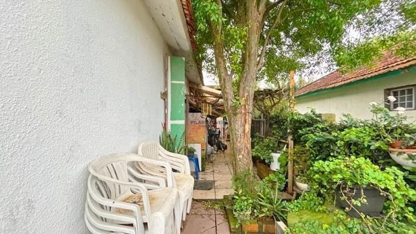 Casa em Porto Alegre, no bairro Cavalhada, com 4 dormitório(s), e 4 banheiros, à