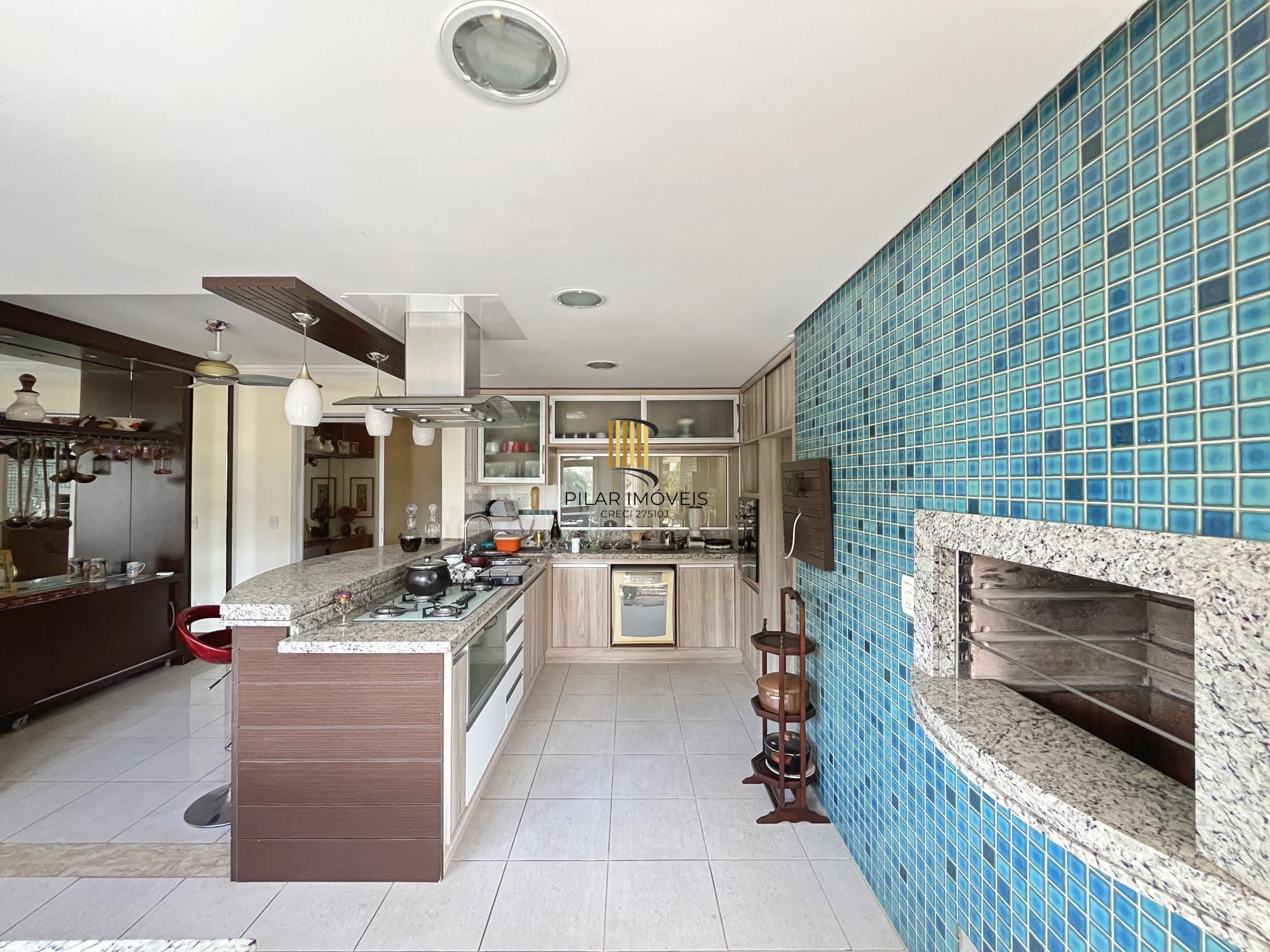 Apartamento na Tristeza  com 3 dormitórios, 1 suite, sacada , churrasqueira e 3 