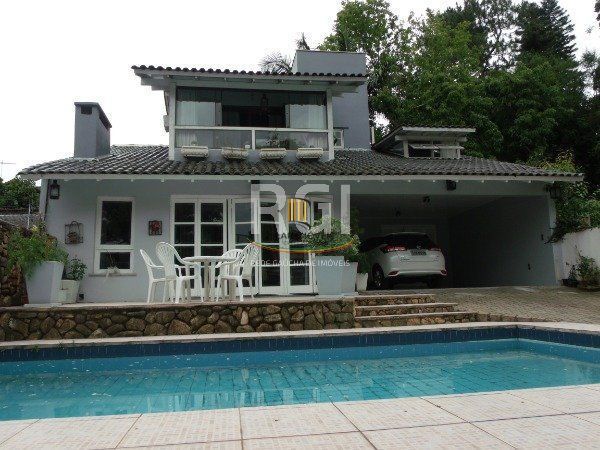 Casa para Venda - 340m², 3 dormitórios, sendo 2 suites, 6 vagas - Jardim Isabel