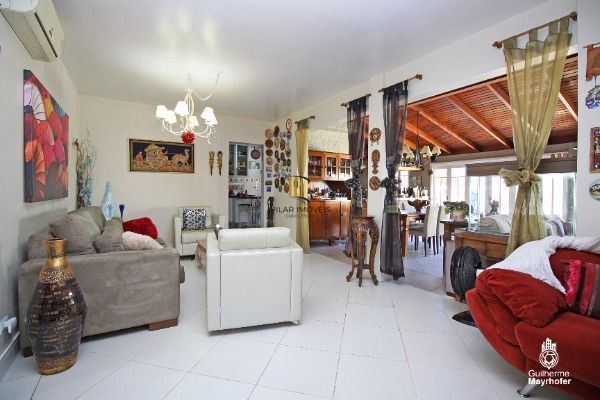 Casa para Venda - 219.05m², 3 dormitórios, sendo 1 suites, 2 vagas - Bahamas