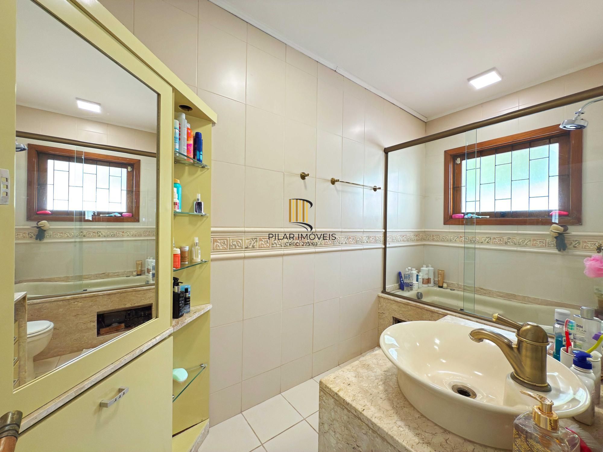 Casa 3 dormitórios no bairro Ipanema