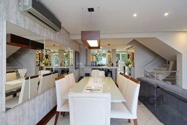 Casa Condominio em Porto Alegre, no bairro Sétimo Céu, com 4 dormitório(s), e 4 