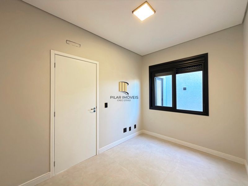 Espetacular Residência térrea com 3 dormitórios no bairro Hípica.